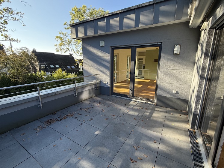 Große Terrasse...